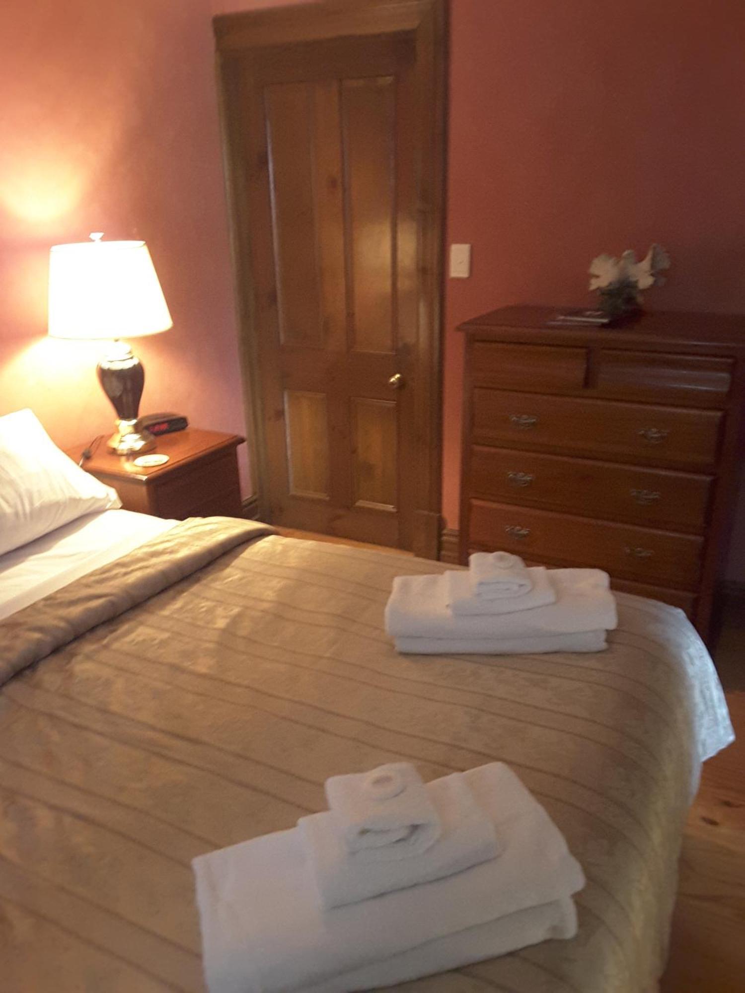 เดอะ โดฟ โคท Bed & Breakfast ทานันดา ห้อง รูปภาพ