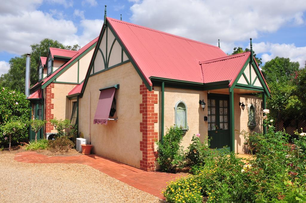 เดอะ โดฟ โคท Bed & Breakfast ทานันดา ภายนอก รูปภาพ