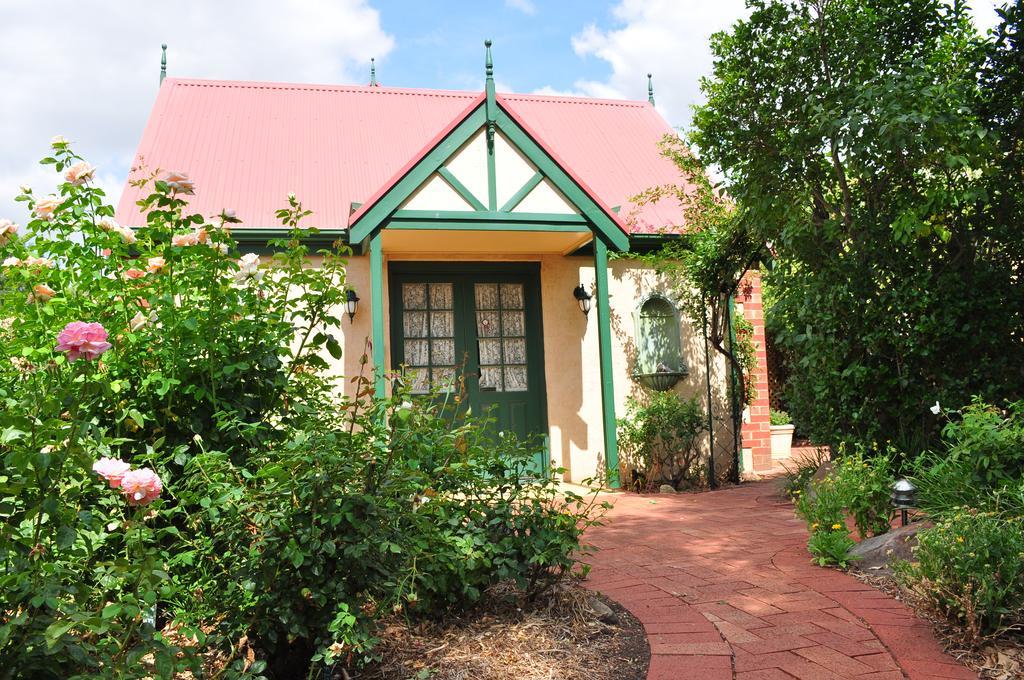 เดอะ โดฟ โคท Bed & Breakfast ทานันดา ภายนอก รูปภาพ